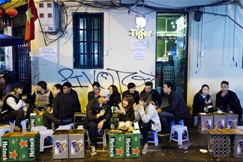 Các ông lớn ngành bia chi bao nhiêu tiền cho quảng cáo?