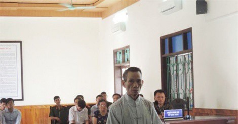 Dâm ô cháu bé 8 tuổi, "yêu râu xanh"  73 tuổi lãnh 12 năm tù