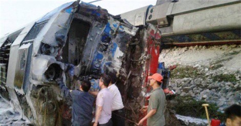 Hết ngày 31/5 mới giải phóng xong hiện trường vụ tai nạn tàu hỏa ở Thanh Hóa