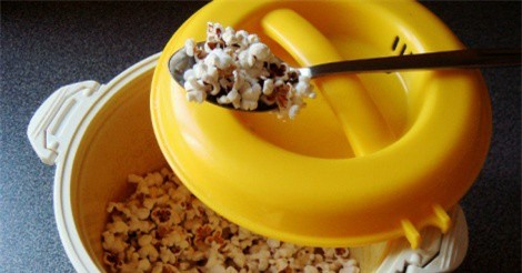 Mẹo làm bắp rang bơ bằng nồi cơm điện vừa ngon lại đơn giản