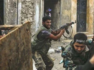 Phiến quân nã 30 tên lửa, dồn dập tấn công quân đội Syria