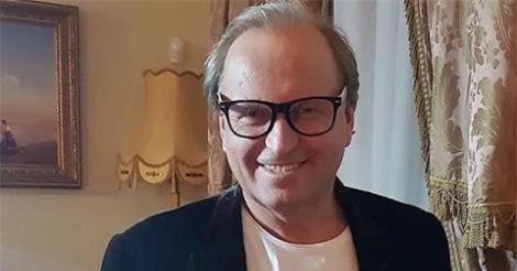 Triệu phú Nga tuyển vợ nóng bỏng từ 2000 mỹ nữ