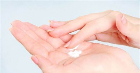 7 phương pháp vô cùng đơn giản giúp bàn tay bạn luôn nõn nà, mịn màng như da em bé