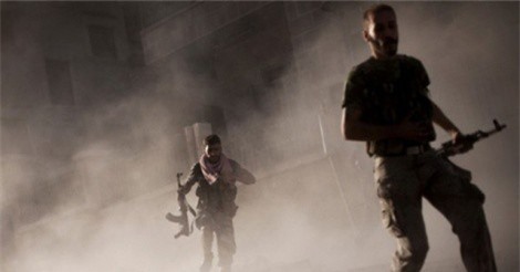 Chiến binh được Mỹ hậu thuẫn bị người dân đánh đuổi khỏi Tây Bắc Syria 