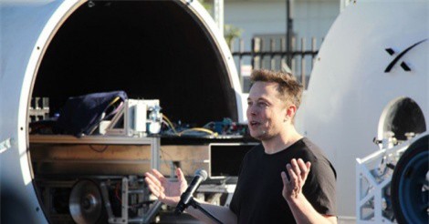 Elon Musk nói về ý tưởng ô tô bay của Uber: Quá ồn ào và gây nguy hiểm cho người đi đường dưới mặt đất