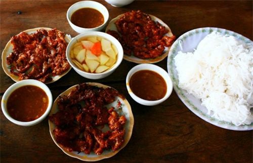 Hương vị đồng quê Hà Tĩnh trong món bún thịt nướng