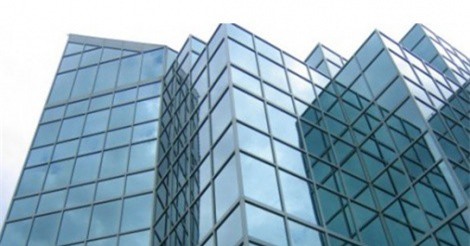 Kính xây dựng nội đẩy lùi kính ngoại và hàng nhập lậu