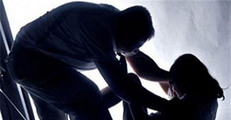 Vờ mua thuốc, đối tượng ép nữ dược sĩ quan hệ tình dục