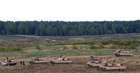 Ba Lan sẵn sàng chi 2 tỷ USD mời Mỹ mở căn cứ để “nắn gân” Nga