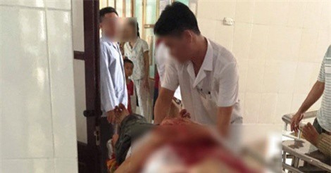 Bàng hoàng phát hiện vợ chết trên vũng máu, chồng thoi thóp với vết thương trên cổ