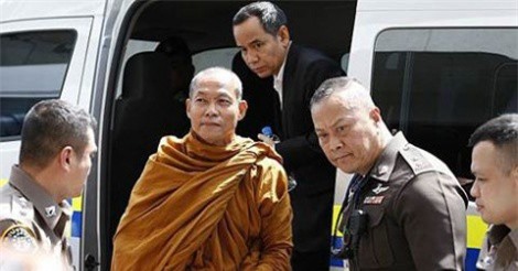 Cảnh sát Thái Lan đột kích nhiều chùa, bắt hàng loạt sư tham ô