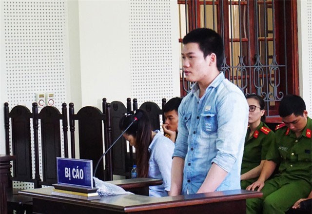 Chiếc ví “tố cáo” kẻ giết người, hiếp dâm