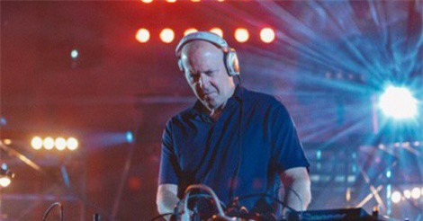 Ngày lãnh đạo ngân hàng tỷ đô, đêm về "làm thêm" DJ chơi nhạc, CEO U50 khuyên bạn: Đừng chịu đựng những công việc nhàm chán!