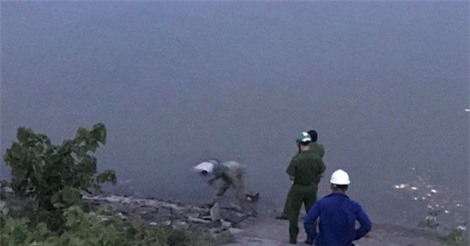 Phát hiện người đàn ông chết, nổi trên sông Lam
