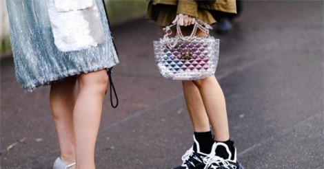 Phụ kiện nhựa trong suốt lên ngôi Hè 2018