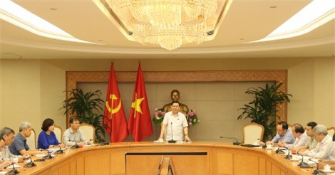 Tiếp tục rà soát, giảm giá hàng hoá, dịch vụ do Nhà nước quản lý