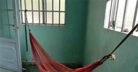 Phó trưởng công an xã thừa nhận nắm tay, ôm hôn nữ sinh lớp 9