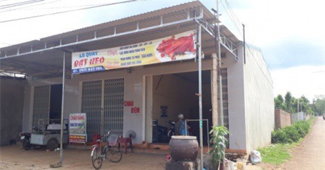 Cho rằng bị ép rượu, 9x vung dao đâm chết người