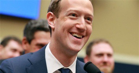 Đại hội cổ đông thường niên của Facebook: Mark Zuckerberg như ngồi giữa Quốc hội