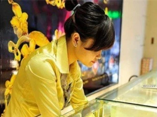 GIÁ VÀNG NGÀY 2/6: Chìm sâu trong chuỗi ngày giảm giá