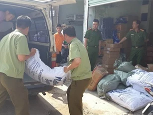 Hà Nội: Phát hiện hơn 1 tấn nguyên liệu làm trà sữa không rõ nguồn gốc xuất xứ