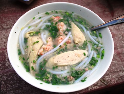 Xuýt xoa bún cay trên đường Trần Kế Xương