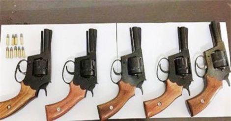 Gã thợ mộc bán súng ngắn tự chế với giá 1,5 triệu đồng