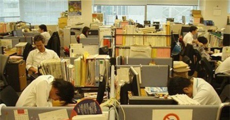 Nhật Bản nỗ lực ngăn chặn tình trạng làm việc quá tải