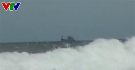 Quảng Ngãi: Hơn 1.100 tàu cá chưa vào bờ trú bão; hơn 2.000 du khách bị kẹt ở đảo Lý Sơn