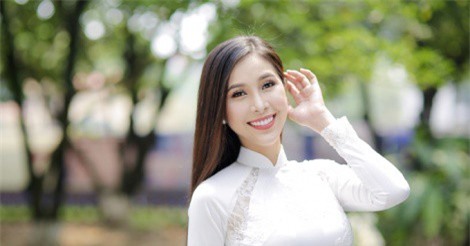 Áo dài lụa trắng pha ren, gợi ý mới cho nàng dâu mùa Hè