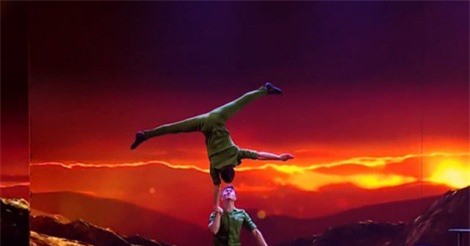 Báo ngoại hết lời ca ngợi màn trình diễn của Quốc Cơ - Quốc Nghiệp