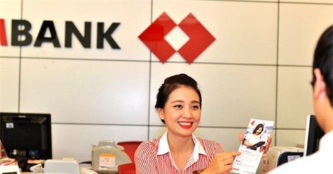 Cổ phiếu Techcombank bị bán tháo ngay khi lên sàn, vốn hóa bốc hơi 30.000 tỷ đồng