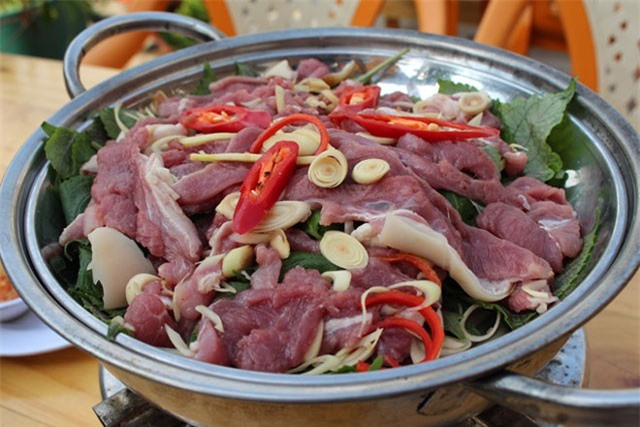 Công thức chế biến món bò hấp tía tô ngon hơn nhà hàng