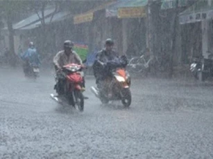 DỰ BÁO THỜI TIẾT (4/6): Mưa dông bao trùm các tỉnh Trung Bộ, Tây Nguyên và Nam Bộ