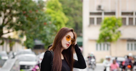 Mai Phương Thuý khoe loạt phụ kiện hàng hiệu khi đi xem bóng rổ