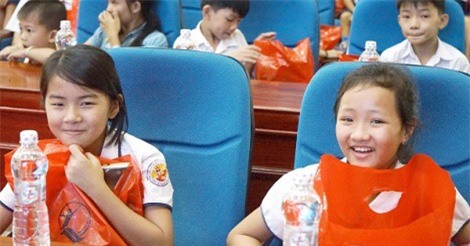 Tân Hiệp Phát trao tặng hàng nghìn phần quà cho trẻ em nhân ngày Quốc tế thiếu nhi