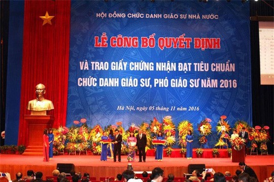 Tiêu chuẩn giáo sư mới: Khắc phục sự “cào bằng”, linh hoạt thay đổi hội đồng