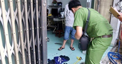 Truy tìm kẻ dùng xăng phóng hỏa cả gia đình lúc nửa đêm