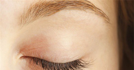 4 hỗn hợp tự nhiên giúp kích thích lông mi mọc dài hơn