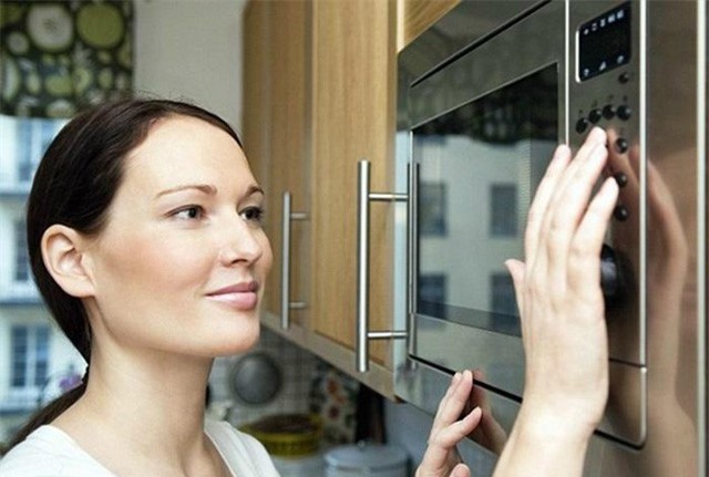 Những nguyên tắc bảo đảm an toàn khi sử dụng lò vi sóng