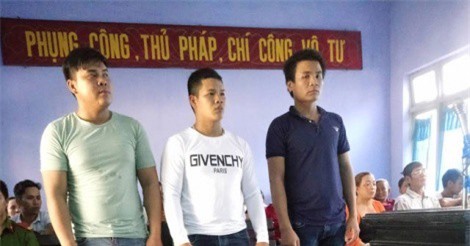 Hung hãn trả thù chuyện xảy ra cách đây 12 năm, nhóm đối tượng lãnh án