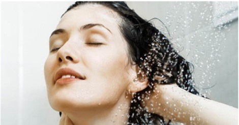 Mẹo chăm sóc tóc siêu hay ngày Hè