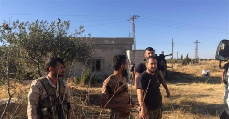 Quân đội Syria nã loạt tên lửa vào phiến quân thánh chiến gần Cao nguyên Golan