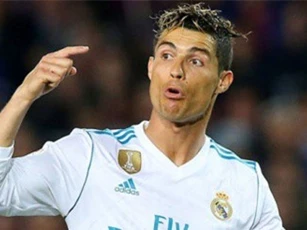 Ronaldo dọa rời Real vì Neymar, M.U nhờ "siêu cò" vào cuộc
