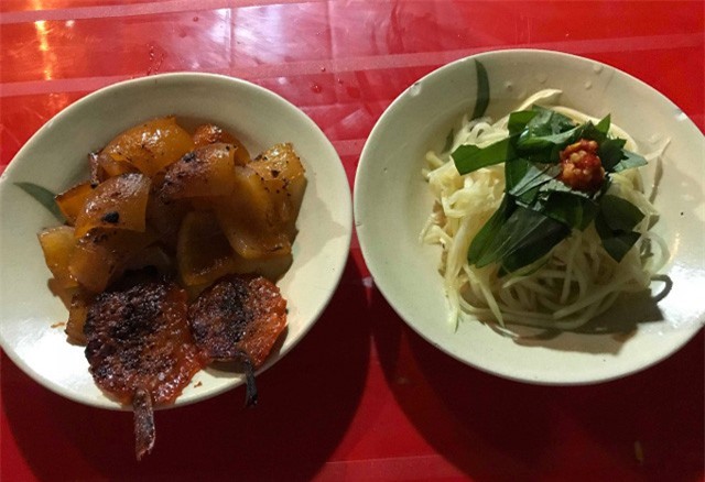 Bì heo nướng - món ăn vặt độc đáo ở Hà Tiên