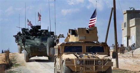Clip quân đội Syria chặn đầu đoàn lính Mỹ vào thành phố Qamishli 