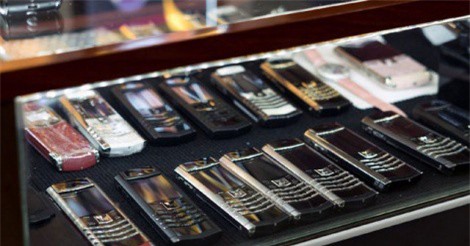 "Tay chơi" Hà Thành sưu tập bộ điện thoại Vertu chục tỷ hiếm có