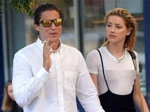 Amber Heard hẹn hò tình mới sau khi chia tay tỷ phú Elon Musk