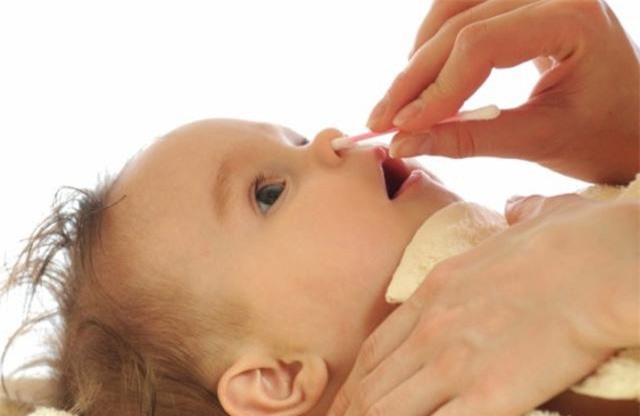 Giúp trẻ thoát khỏi ngạt mũi ngày Hè với cách siêu dễ này