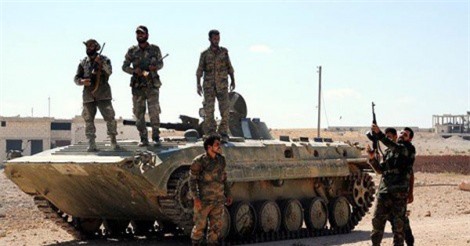 Quân đội Syria ráo riết truy đuổi IS ở sa mạc Sweida 